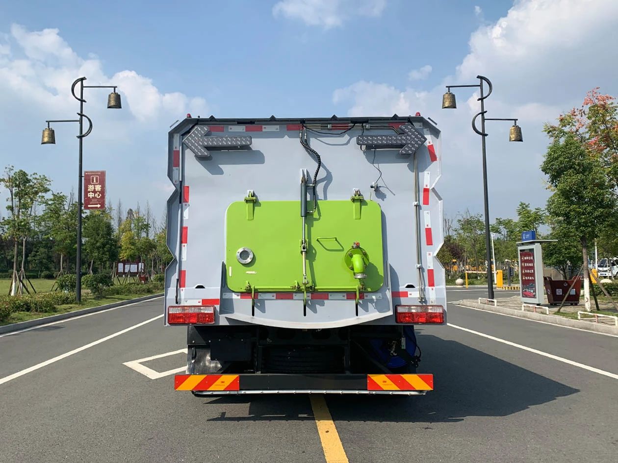 東風(fēng)凱普特純電動(dòng)洗掃車(chē)